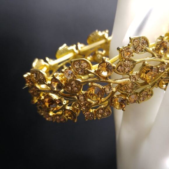 Light Topaz Rhinestone Gold Tone Floral Bracelet, Stretch Links, 7 Inches - Picture 4 of 5